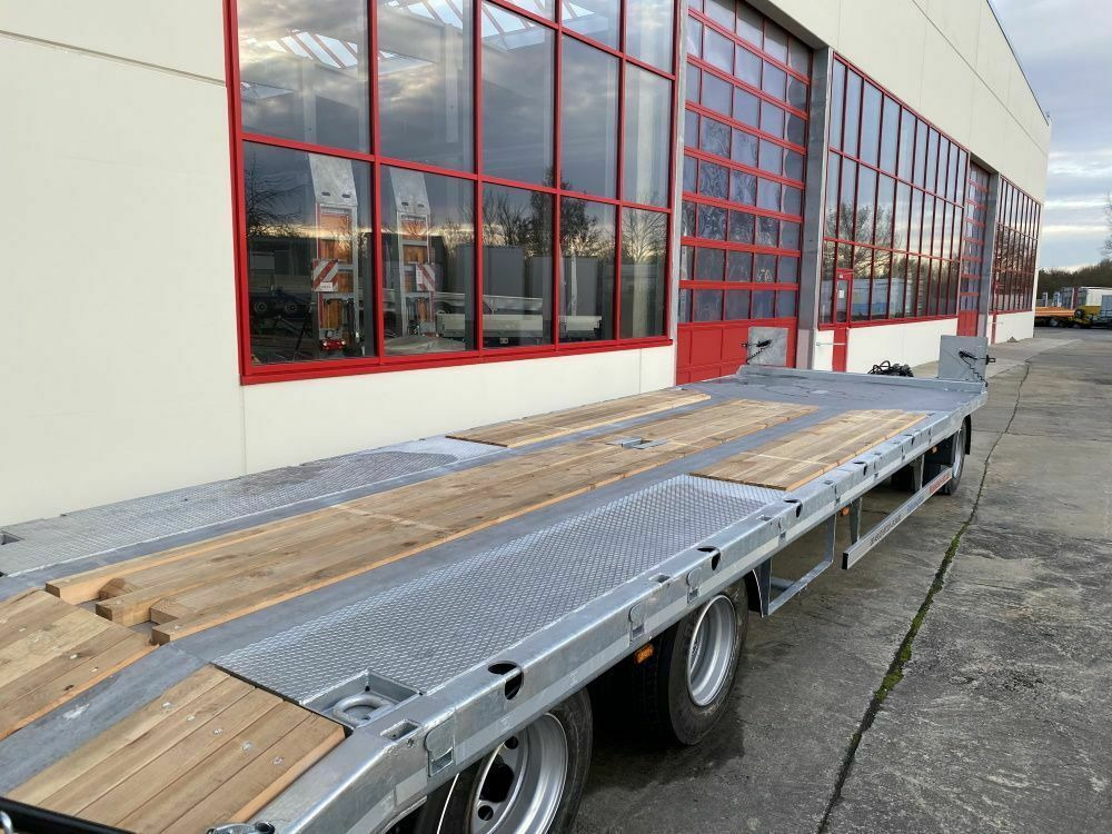 Möslein 3 Achs Tieflader mit gerader Ladefläche 8,10 m, - Dieplader aanhangwagen: afbeelding 4 Möslein 3 Achs Tieflader mit gerader Ladefläche 8,10 m, - Dieplader aanhangwagen: afbeelding 4