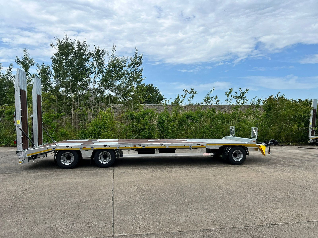 Möslein 3 Achs Tieflader mit gerader Ladefläche 8,10 m, - Dieplader aanhangwagen: afbeelding 1 Möslein 3 Achs Tieflader mit gerader Ladefläche 8,10 m, - Dieplader aanhangwagen: afbeelding 1