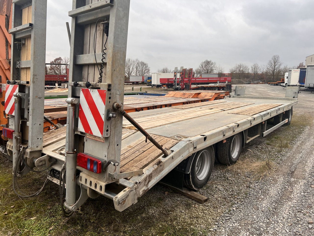 Möslein 3 Achs Tiefladeranhänger 9 m Ladefläche - Dieplader aanhangwagen: afbeelding 3 Möslein 3 Achs Tiefladeranhänger 9 m Ladefläche - Dieplader aanhangwagen: afbeelding 3