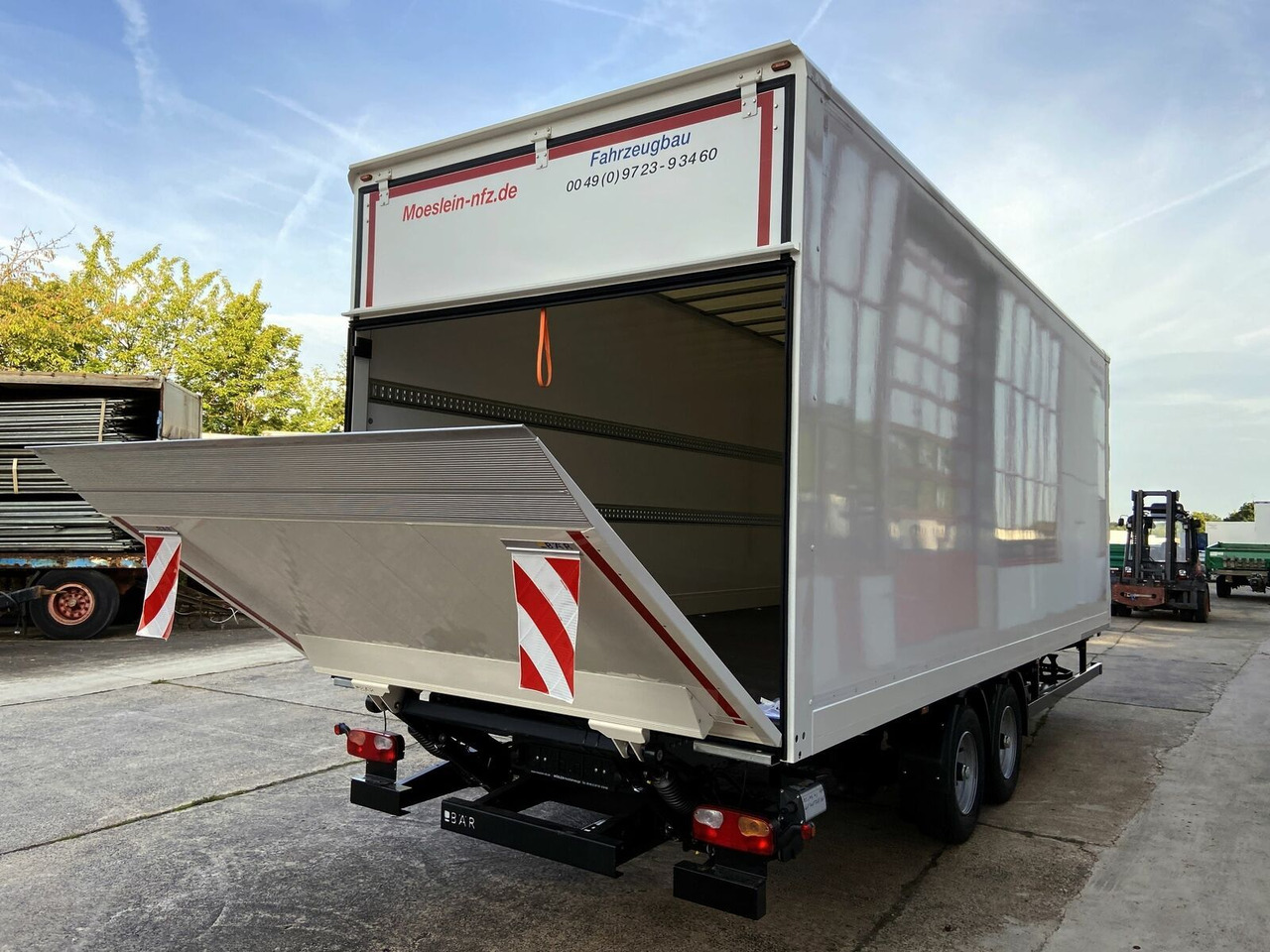 Möslein NEUER Tandem Koffer, Ladebordwand+ Durchladbar - Gesloten aanhangwagen: afbeelding 3 Möslein NEUER Tandem Koffer, Ladebordwand+ Durchladbar - Gesloten aanhangwagen: afbeelding 3