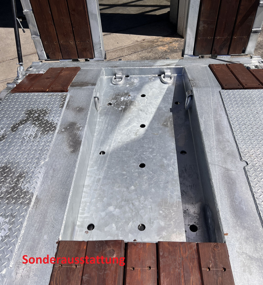 Möslein T 3-9,20 F 3 Achs Tieflader mit gerader Ladefläche 9 m, Neufahrzeug - Dieplader aanhangwagen: afbeelding 5 Möslein T 3-9,20 F 3 Achs Tieflader mit gerader Ladefläche 9 m, Neufahrzeug - Dieplader aanhangwagen: afbeelding 5