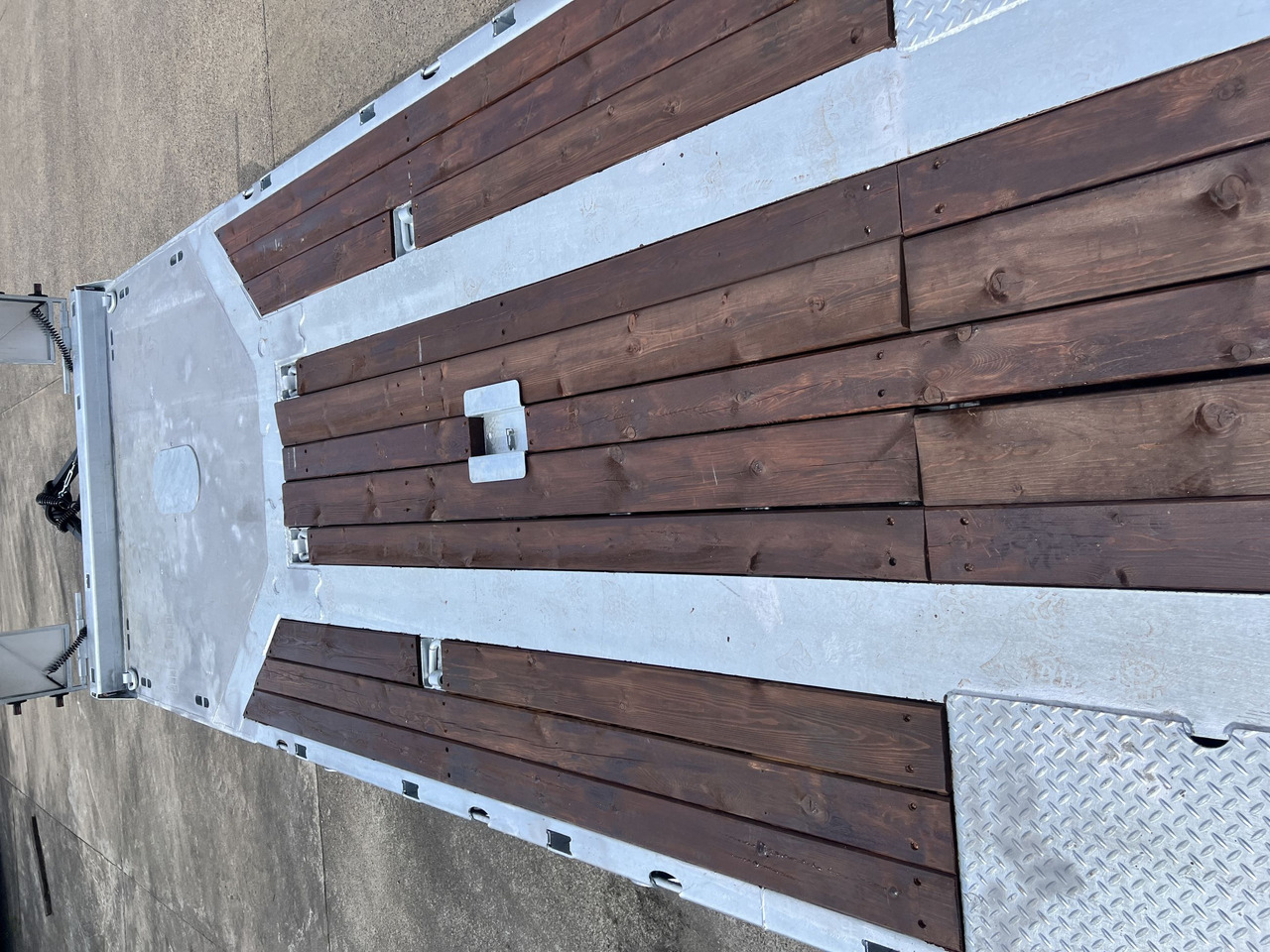 Möslein T 3-9,20 F 3 Achs Tieflader mit gerader Ladefläche 9 m, Neufahrzeug - Dieplader aanhangwagen: afbeelding 2 Möslein T 3-9,20 F 3 Achs Tieflader mit gerader Ladefläche 9 m, Neufahrzeug - Dieplader aanhangwagen: afbeelding 2