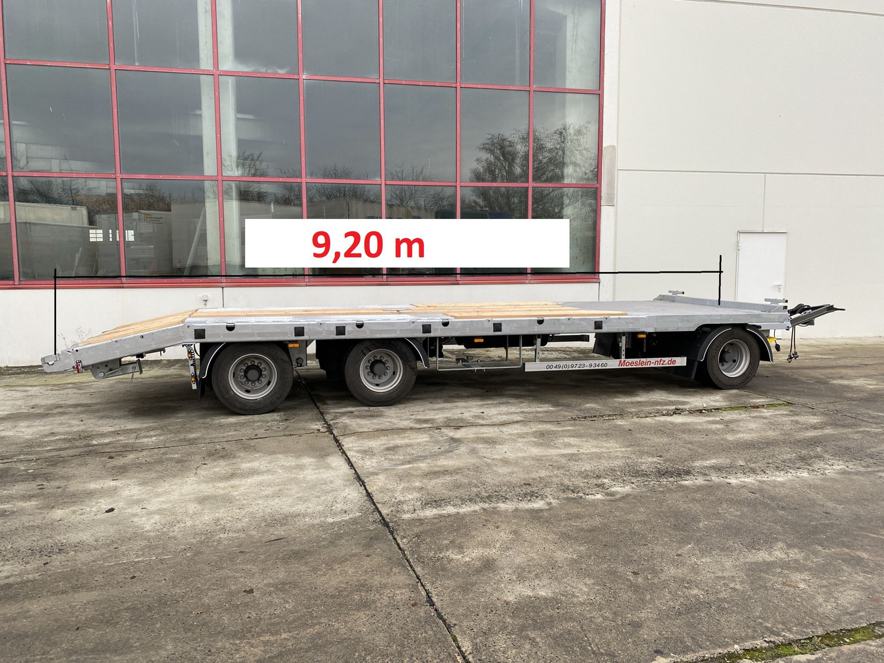 Möslein T 3-P9,2 OR 3 Achs Tieflader gerader Ladefläche 9 m, Neufahrzeug - Dieplader aanhangwagen: afbeelding 1 Möslein T 3-P9,2 OR 3 Achs Tieflader gerader Ladefläche 9 m, Neufahrzeug - Dieplader aanhangwagen: afbeelding 1