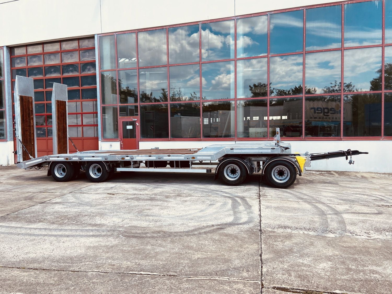 Möslein T 4 VB F 4 Achs Tieflader- Anhänger, Neufahrzeug - Dieplader aanhangwagen: afbeelding 4 Möslein T 4 VB F 4 Achs Tieflader- Anhänger, Neufahrzeug - Dieplader aanhangwagen: afbeelding 4