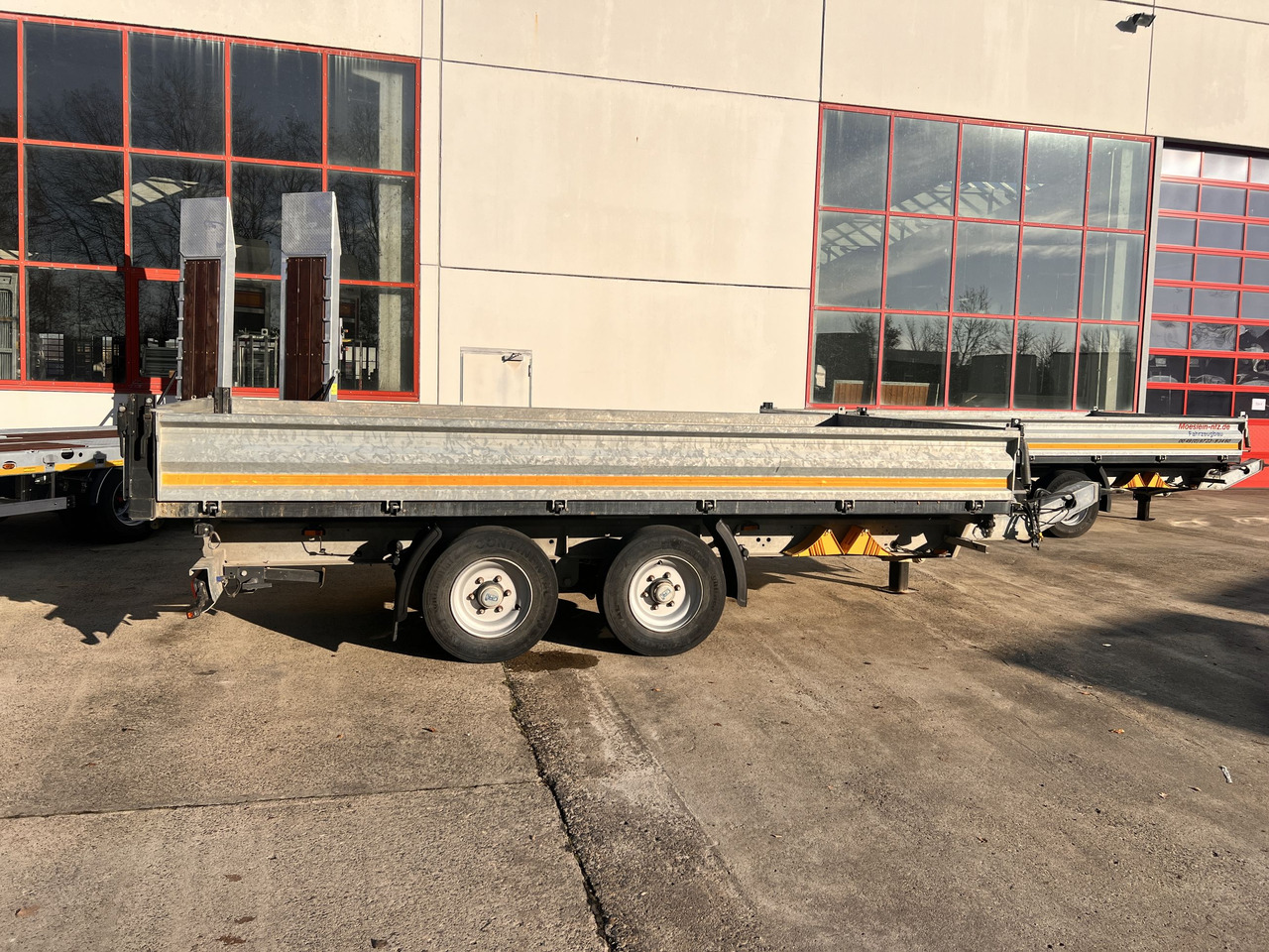 Möslein TDS 13 Schwebheim 13 t Tandemkipper- Tieflader - Kipper aanhangwagen: afbeelding 2 Möslein TDS 13 Schwebheim 13 t Tandemkipper- Tieflader - Kipper aanhangwagen: afbeelding 2