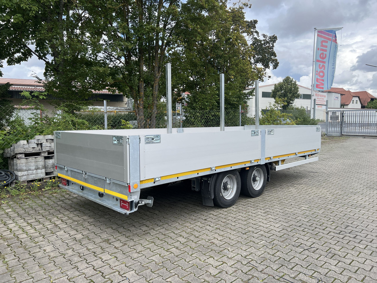 Möslein THT 11- G 6,2 Tandem Pritsche- Tieflader mit Rungentaschen - Open/ Plateau aanhangwagen: afbeelding 3 Möslein THT 11- G 6,2 Tandem Pritsche- Tieflader mit Rungentaschen - Open/ Plateau aanhangwagen: afbeelding 3