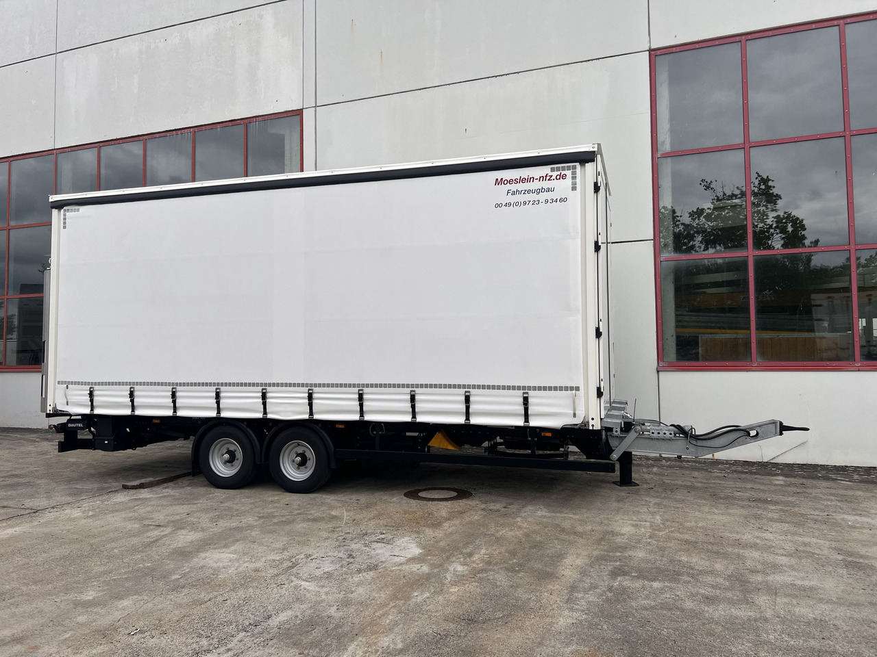 Möslein TPS 105 D-L Planenanhänger, Ladebordwand + Durchladbar neuwertig - Aanhangwagen met huif: afbeelding 4 Möslein TPS 105 D-L Planenanhänger, Ladebordwand + Durchladbar neuwertig - Aanhangwagen met huif: afbeelding 4