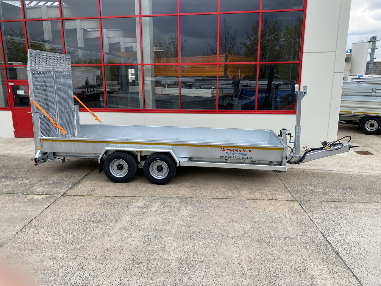 Möslein TT 11-E6x2 hydr. Rampen Tieflader für Fräsen breiten hydraulischen Rampen, Neu - Dieplader aanhangwagen: afbeelding 1 Möslein TT 11-E6x2 hydr. Rampen Tieflader für Fräsen breiten hydraulischen Rampen, Neu - Dieplader aanhangwagen: afbeelding 1