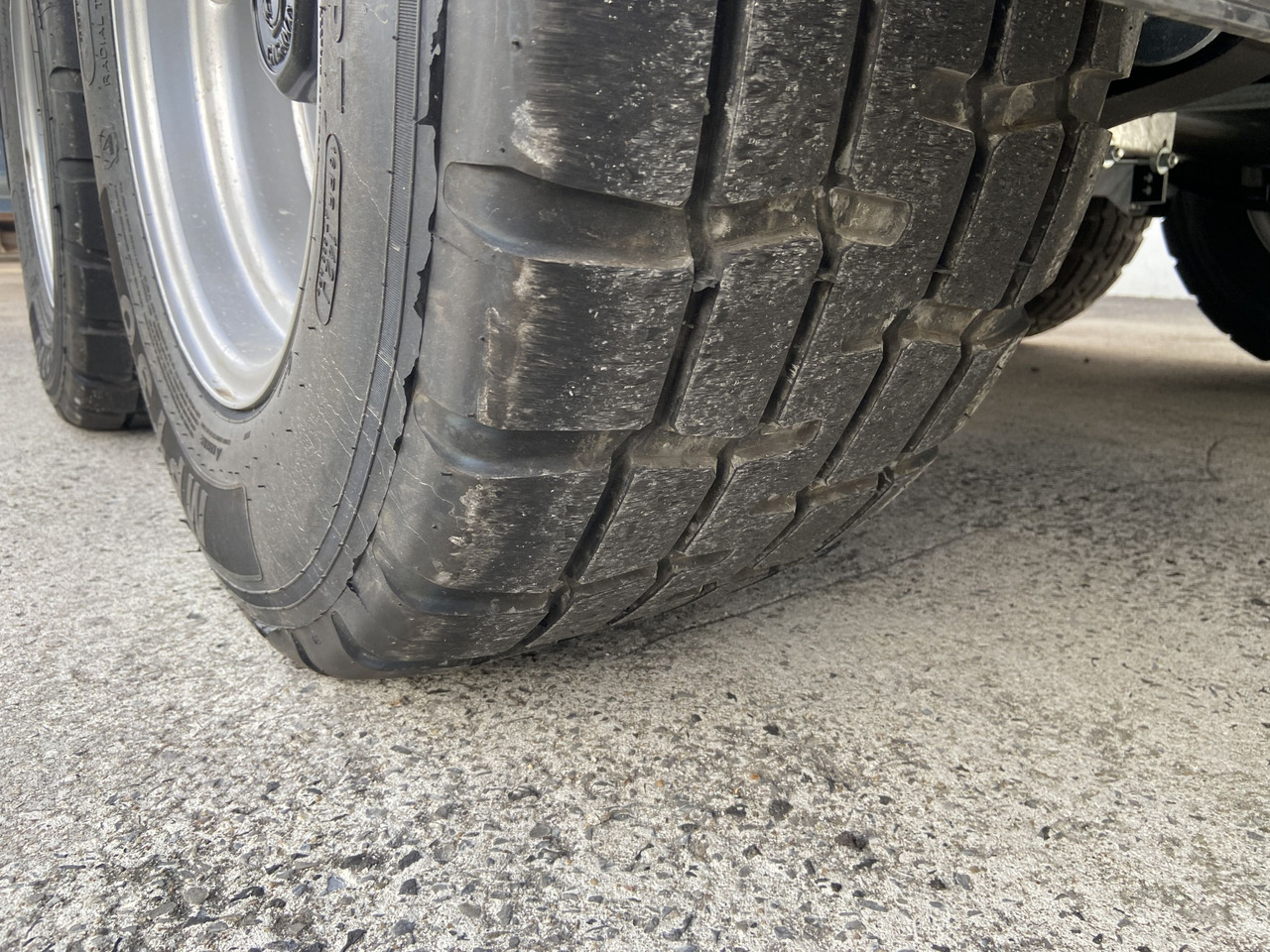 Möslein TTD 11 Breite Reifen  5,70 lang  Kipper Tieflader, Breite Reifen, 5,70 m lang-- Neufahrzeug -- - Kipper aanhangwagen: afbeelding 4 Möslein TTD 11 Breite Reifen  5,70 lang  Kipper Tieflader, Breite Reifen, 5,70 m lang-- Neufahrzeug -- - Kipper aanhangwagen: afbeelding 4