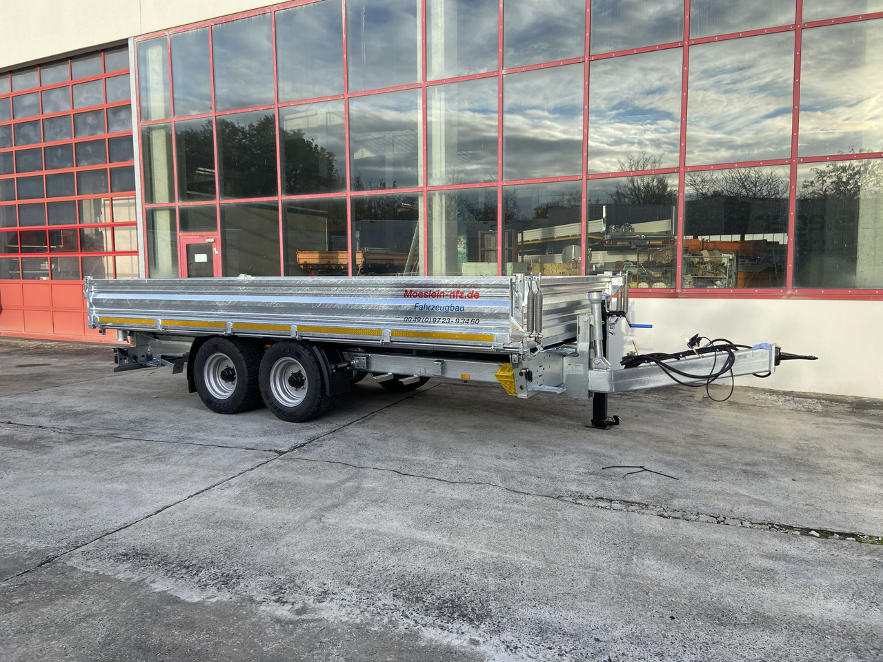 Möslein TTD 11 Breite Reifen  Kipper Tieflader, Breite Reifen-- Neufahrzeug -- - Kipper aanhangwagen: afbeelding 4 Möslein TTD 11 Breite Reifen  Kipper Tieflader, Breite Reifen-- Neufahrzeug -- - Kipper aanhangwagen: afbeelding 4