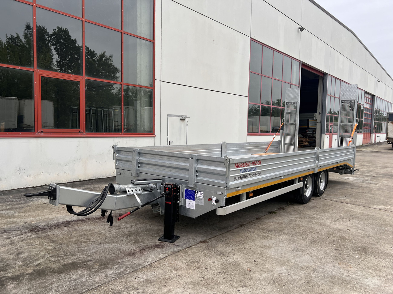Möslein TTT 11- 7,28 Neuer Tandemtieflader, 7,28 m Ladefläche - Dieplader aanhangwagen: afbeelding 2 Möslein TTT 11- 7,28 Neuer Tandemtieflader, 7,28 m Ladefläche - Dieplader aanhangwagen: afbeelding 2