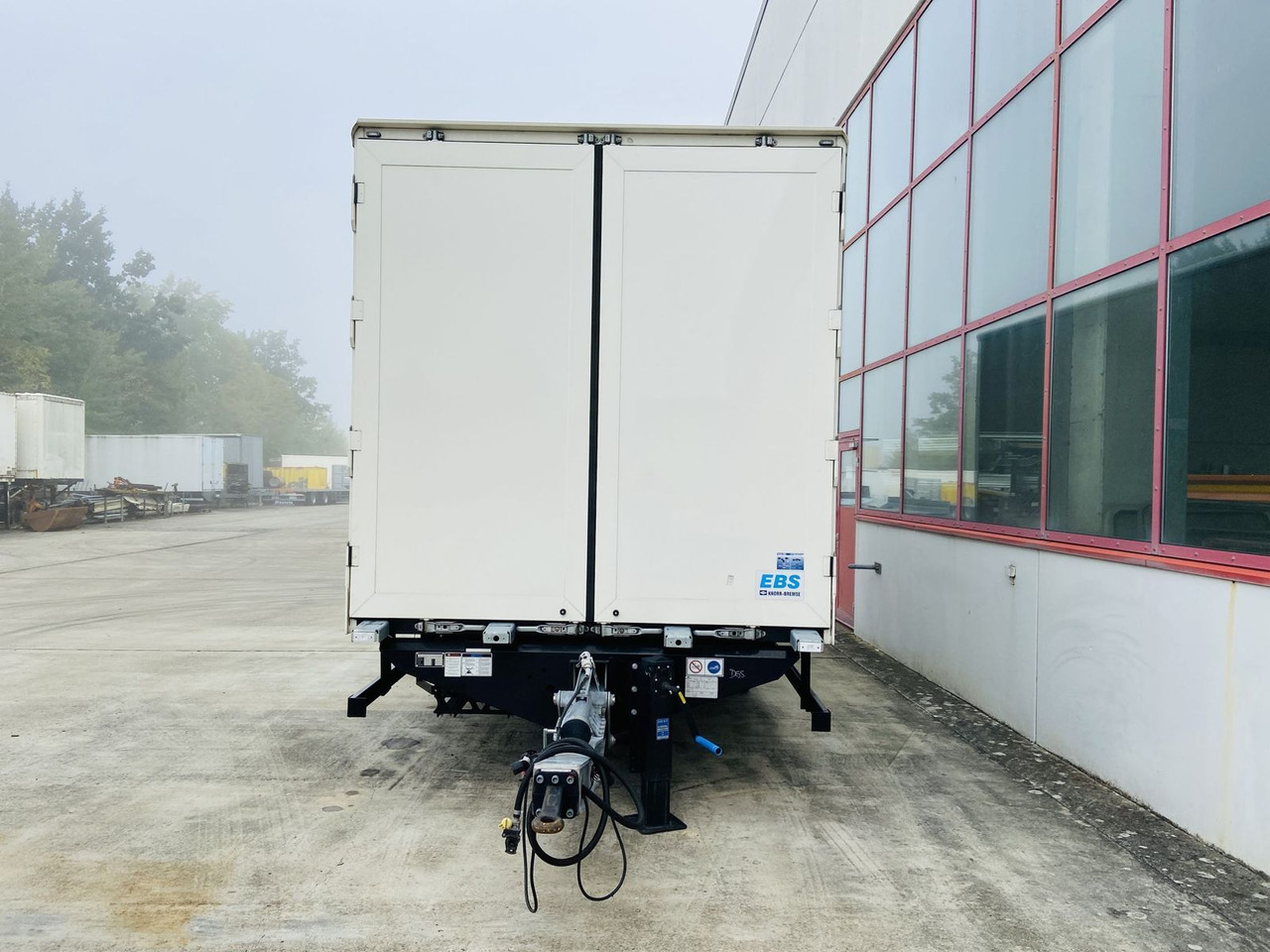 Möslein Tandem Koffer, Ladebordwand 1,5 t + Durchladbar - Gesloten aanhangwagen: afbeelding 3 Möslein Tandem Koffer, Ladebordwand 1,5 t + Durchladbar - Gesloten aanhangwagen: afbeelding 3