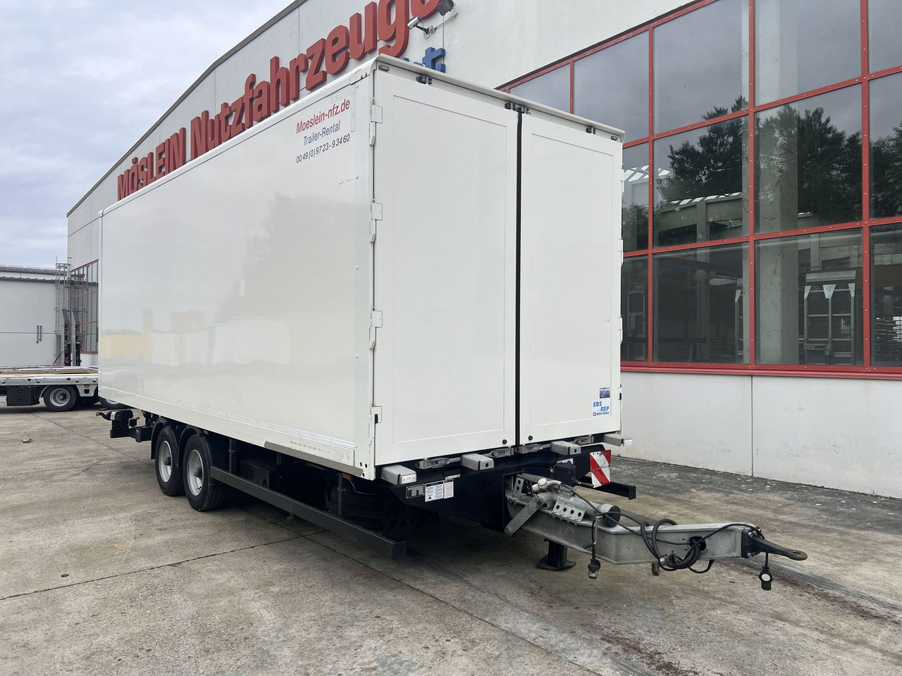 Möslein Tandem Koffer, Ladebordwand + Durchladbar - Gesloten aanhangwagen: afbeelding 2 Möslein Tandem Koffer, Ladebordwand + Durchladbar - Gesloten aanhangwagen: afbeelding 2