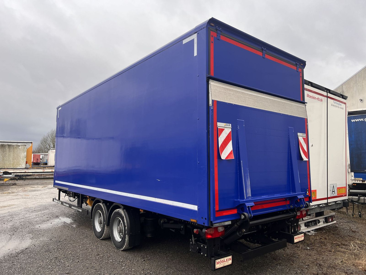 Möslein Tandem Koffer, Ladebordwand + Durchladbar, Weni - Gesloten aanhangwagen: afbeelding 3 Möslein Tandem Koffer, Ladebordwand + Durchladbar, Weni - Gesloten aanhangwagen: afbeelding 3