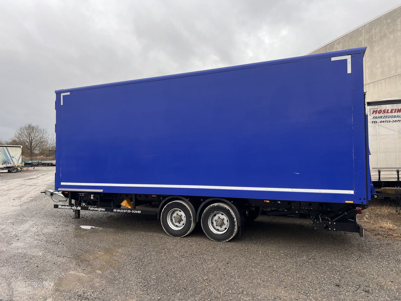 Möslein Tandem Koffer, Ladebordwand + Durchladbar, Weni - Gesloten aanhangwagen: afbeelding 4 Möslein Tandem Koffer, Ladebordwand + Durchladbar, Weni - Gesloten aanhangwagen: afbeelding 4