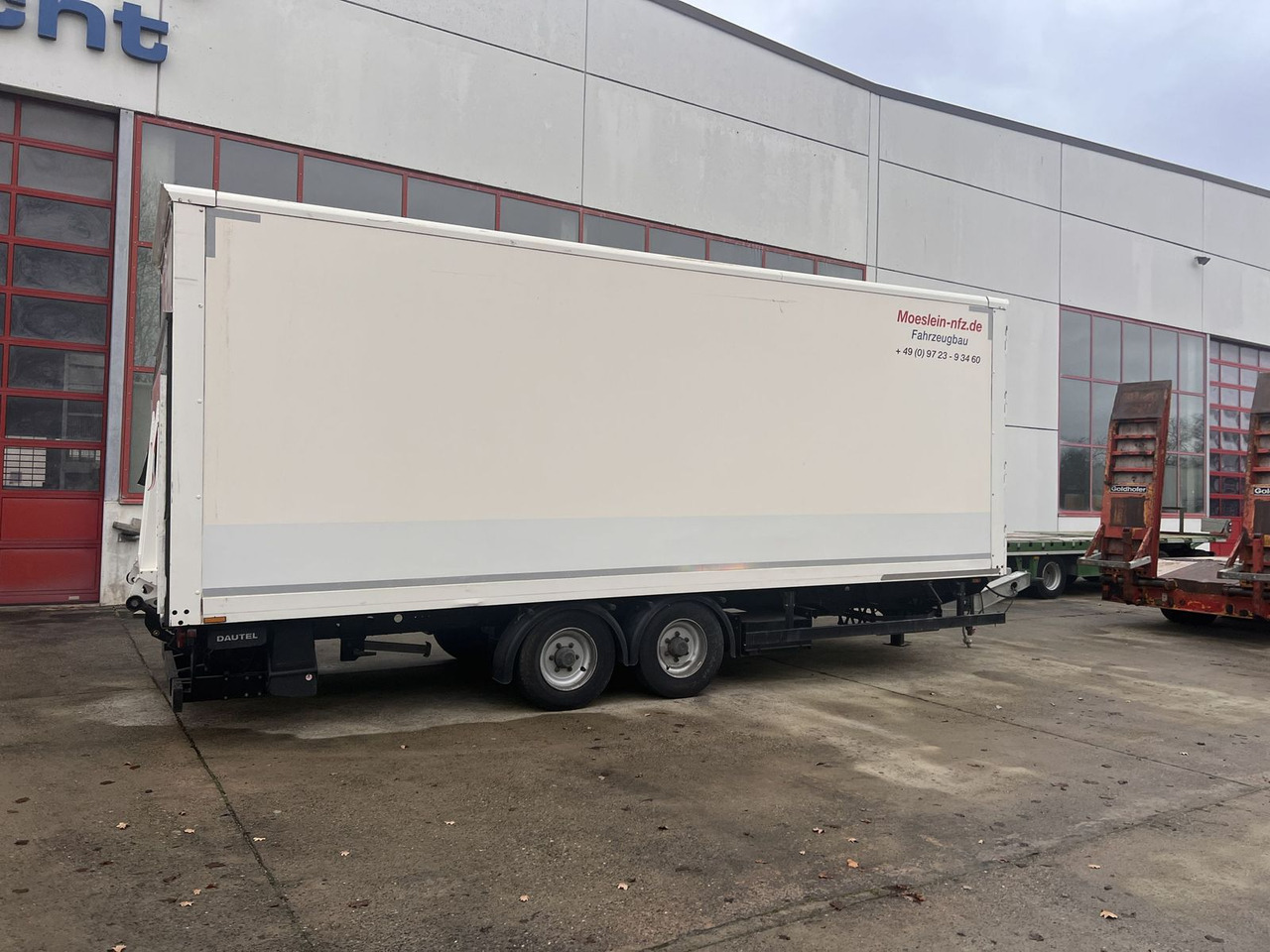 Möslein Tandem Koffer mit Ladebordwand 1,5 t + Durchlad - Gesloten aanhangwagen: afbeelding 3 Möslein Tandem Koffer mit Ladebordwand 1,5 t + Durchlad - Gesloten aanhangwagen: afbeelding 3