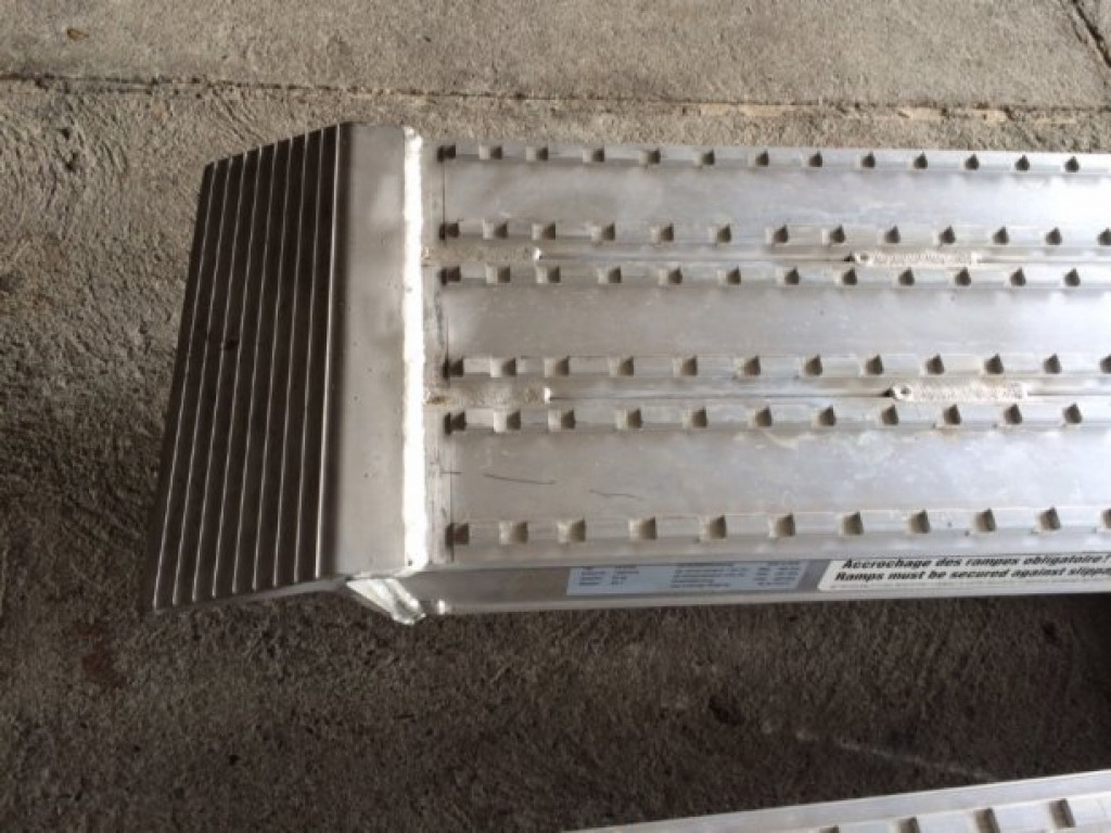 NEU Auffahrrampen, Alurampen,Verladerampen, 8 to Länge 3,25m - Laadbrug: afbeelding 5 NEU Auffahrrampen, Alurampen,Verladerampen, 8 to Länge 3,25m - Laadbrug: afbeelding 5