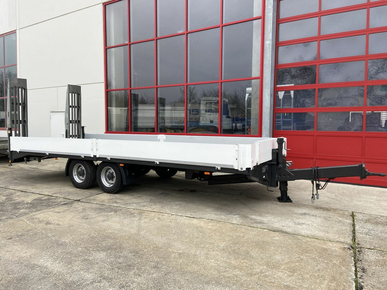 Tandemtieflader 7 m LadeflächeNeuwertig - Dieplader aanhangwagen: afbeelding 2 Tandemtieflader 7 m LadeflächeNeuwertig - Dieplader aanhangwagen: afbeelding 2