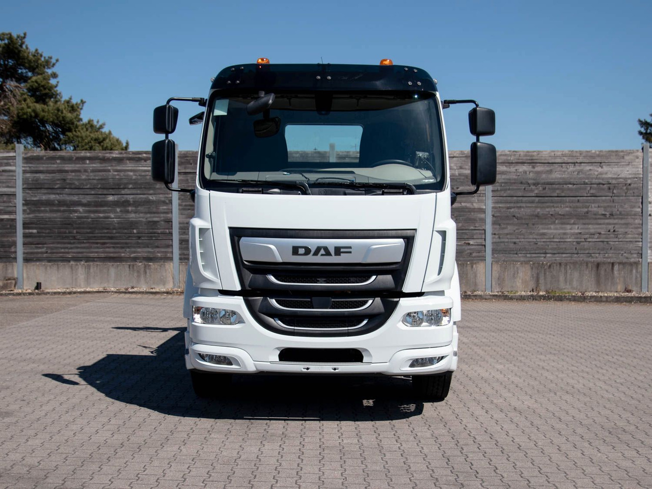 DAF FA LF 310 19t Absetzkipper VDL - Kipper vrachtwagen: afbeelding 2 DAF FA LF 310 19t Absetzkipper VDL - Kipper vrachtwagen: afbeelding 2