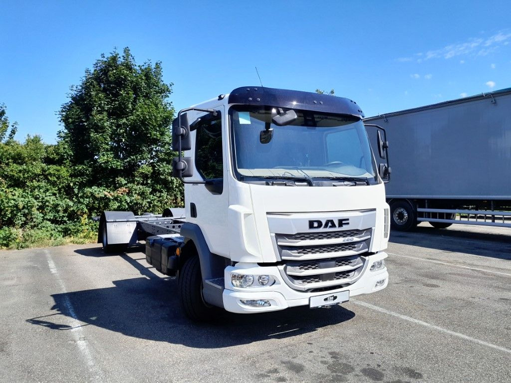 DAF FA XB 260 12t reparierter Wasserschaden - Chassis vrachtwagen: afbeelding 3 DAF FA XB 260 12t reparierter Wasserschaden - Chassis vrachtwagen: afbeelding 3