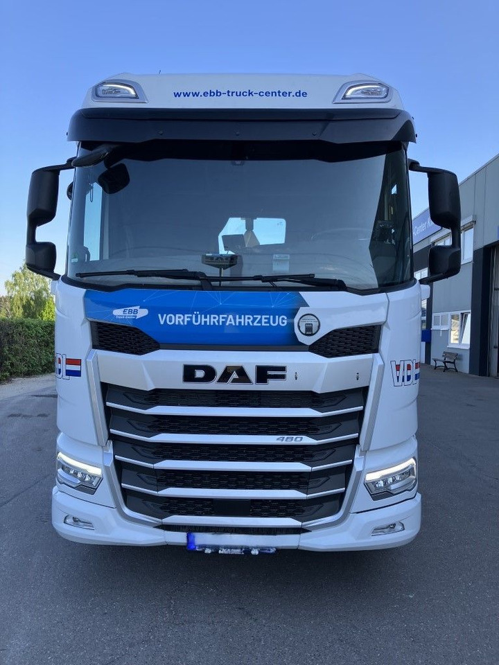 DAF FAN XF 480 mit VDL Abrollkipper DAF FAN XF 480 mit VDL Abrollkipper - Haakarmsysteem vrachtwagen: afbeelding 2 DAF FAN XF 480 mit VDL Abrollkipper DAF FAN XF 480 mit VDL Abrollkipper - Haakarmsysteem vrachtwagen: afbeelding 2