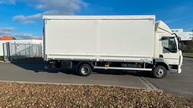 DAF LF 210 8t Pritsche-Plane LBW Tageszulassung DAF FA LF 210 08t Spier Pritsche-Plane - Schuifzeilen vrachtwagen: afbeelding 4 DAF LF 210 8t Pritsche-Plane LBW Tageszulassung DAF FA LF 210 08t Spier Pritsche-Plane - Schuifzeilen vrachtwagen: afbeelding 4