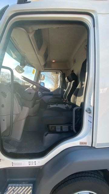 DAF LF 210 8t Pritsche-Plane LBW Tageszulassung DAF FA LF 210 08t Spier Pritsche-Plane - Schuifzeilen vrachtwagen: afbeelding 5 DAF LF 210 8t Pritsche-Plane LBW Tageszulassung DAF FA LF 210 08t Spier Pritsche-Plane - Schuifzeilen vrachtwagen: afbeelding 5