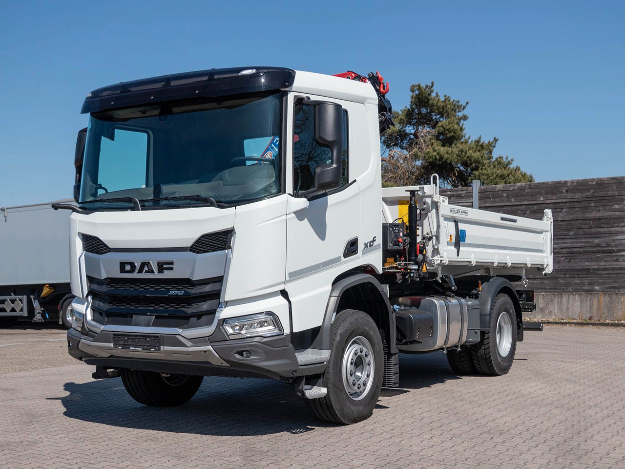 DAF XDC 370 FA Meiller Krankipper HMF DAF XDC 370 FA Meiller Krankipper HMF - Kipper vrachtwagen: afbeelding 1 DAF XDC 370 FA Meiller Krankipper HMF DAF XDC 370 FA Meiller Krankipper HMF - Kipper vrachtwagen: afbeelding 1