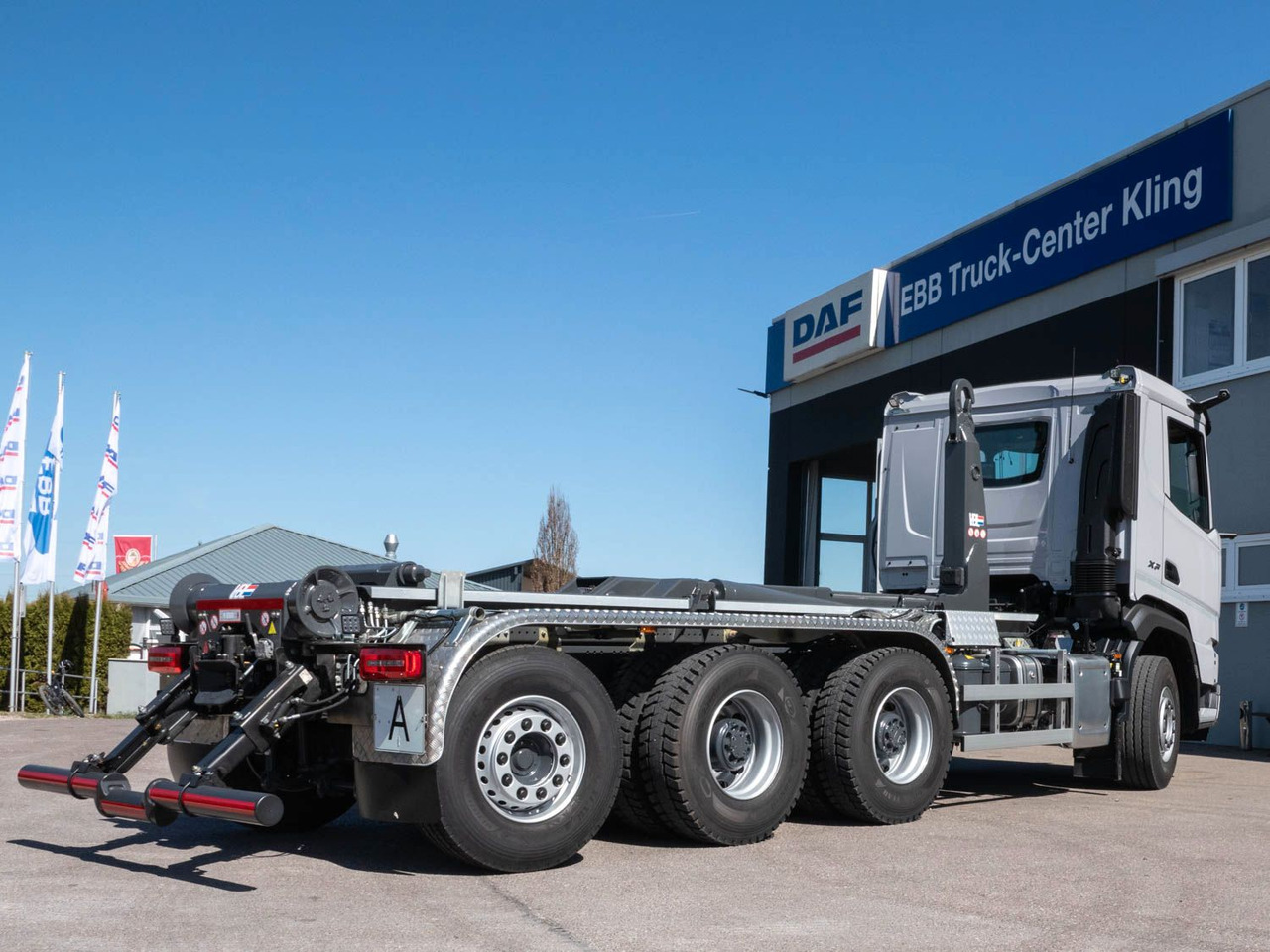 DAF XF 530 FAW mit VDL Abrollkipper DAF XF 530 FAW mit VDL Abrollkipper - Haakarmsysteem vrachtwagen: afbeelding 3 DAF XF 530 FAW mit VDL Abrollkipper DAF XF 530 FAW mit VDL Abrollkipper - Haakarmsysteem vrachtwagen: afbeelding 3