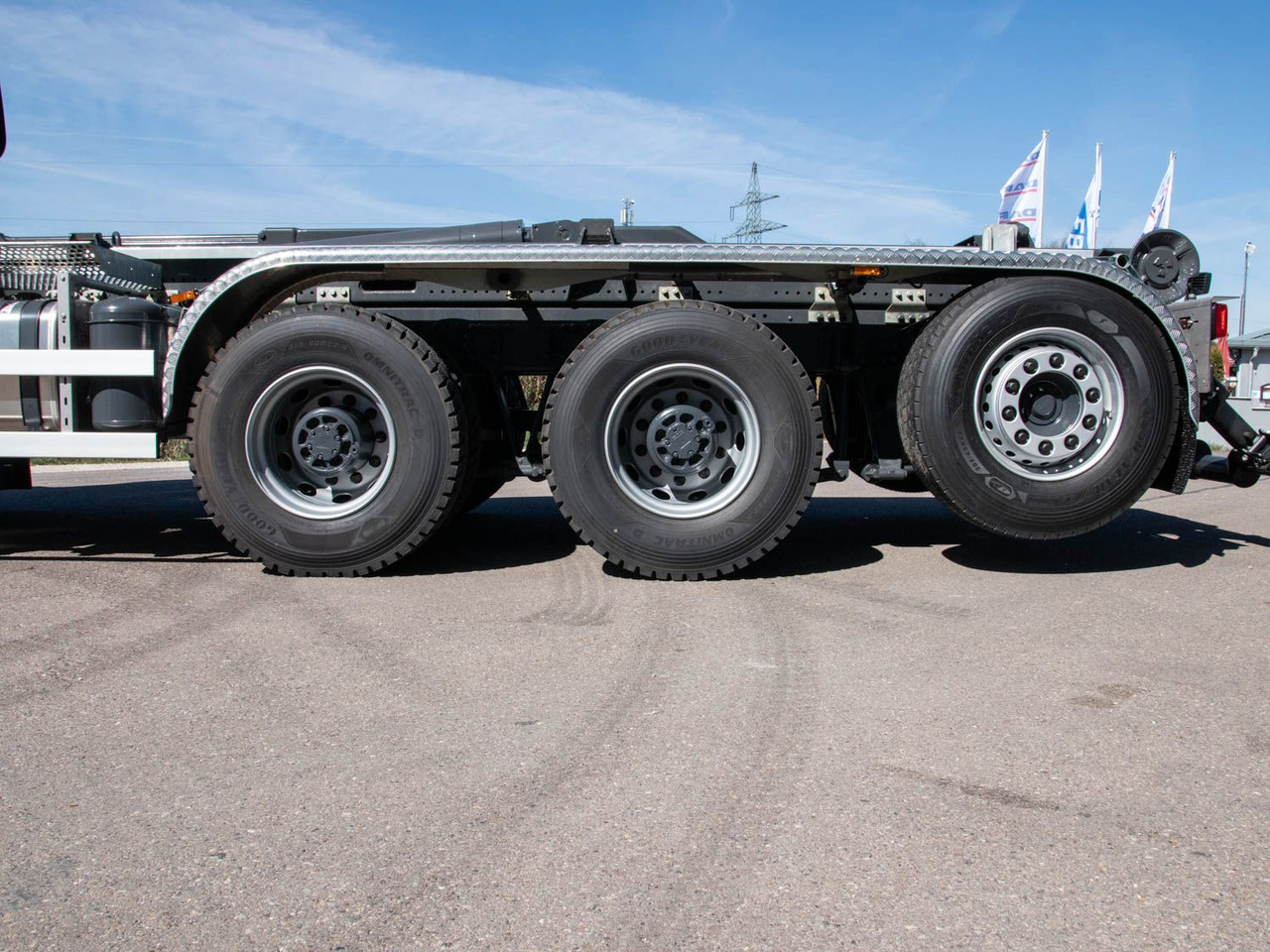 DAF XF 530 FAW mit VDL Abrollkipper DAF XF 530 FAW mit VDL Abrollkipper - Haakarmsysteem vrachtwagen: afbeelding 5 DAF XF 530 FAW mit VDL Abrollkipper DAF XF 530 FAW mit VDL Abrollkipper - Haakarmsysteem vrachtwagen: afbeelding 5