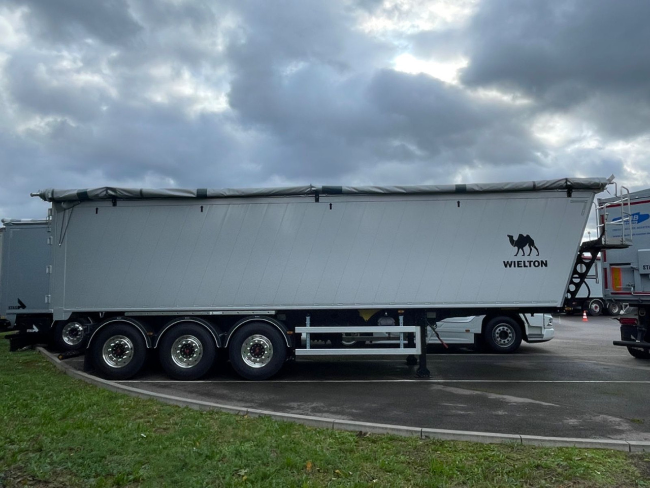 Wielton Bulk Master 51 cbm 3-Achs Alukipper Wielton Bulk Master 51 cbm 3-Achs Alukipper - Kipper oplegger: afbeelding 3 Wielton Bulk Master 51 cbm 3-Achs Alukipper Wielton Bulk Master 51 cbm 3-Achs Alukipper - Kipper oplegger: afbeelding 3