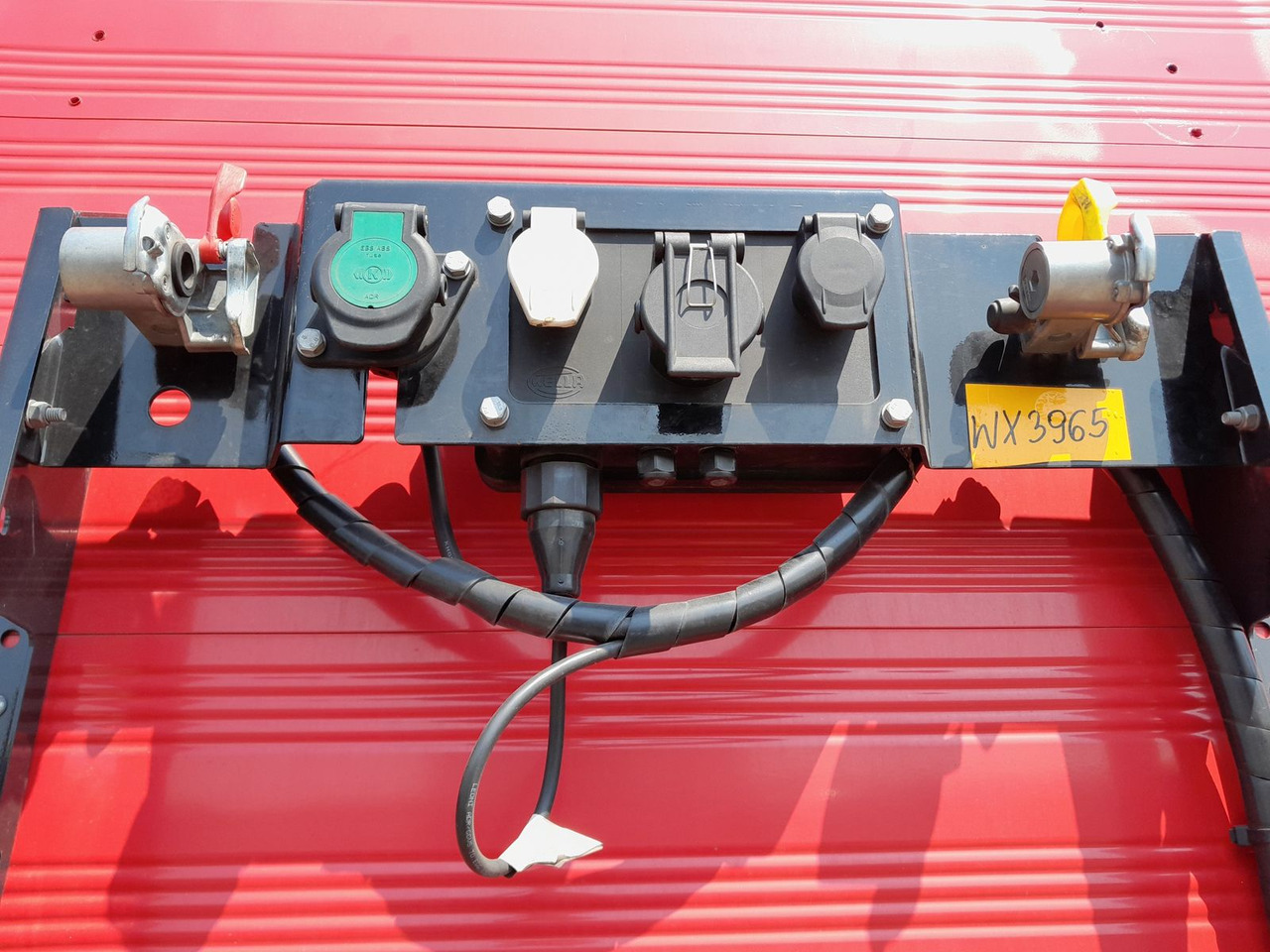 Wielton Strong Light Schiebeplanensattel NS3K - Schuifzeiloplegger: afbeelding 4 Wielton Strong Light Schiebeplanensattel NS3K - Schuifzeiloplegger: afbeelding 4