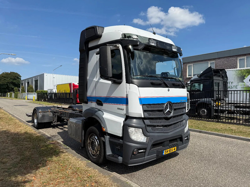 Mercedes-Benz Actros 1930 2017 only 414.000 km - Chassis vrachtwagen: afbeelding 2 Mercedes-Benz Actros 1930 2017 only 414.000 km - Chassis vrachtwagen: afbeelding 2