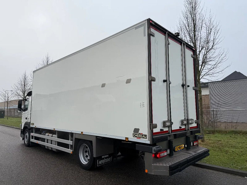 Volvo FM 330 chereau 2015 + carrier 850 - Koelwagen vrachtwagen: afbeelding 4 Volvo FM 330 chereau 2015 + carrier 850 - Koelwagen vrachtwagen: afbeelding 4