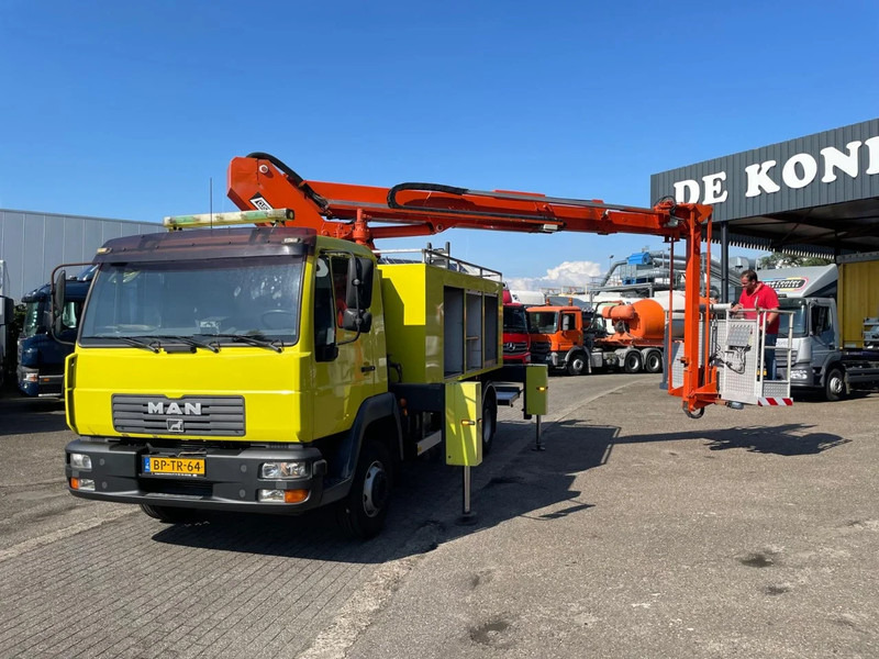 MAN L2000 12.210 CUSTER T-200- 18 - Vrachtwagen: afbeelding 2 MAN L2000 12.210 CUSTER T-200- 18 - Vrachtwagen: afbeelding 2