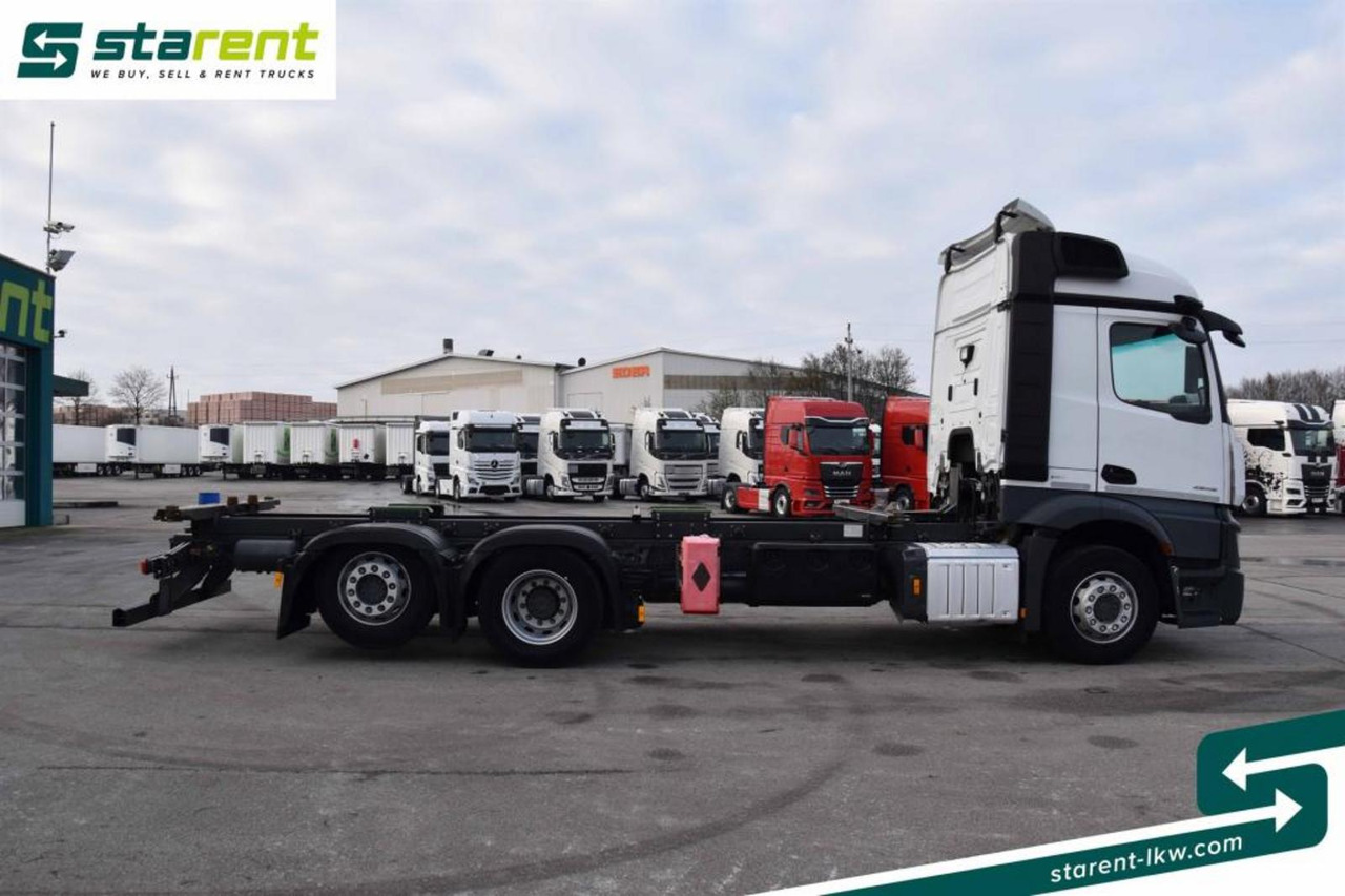 Mercedes Benz Actros 2645L Retarder Mirror Cam NAVI Liftachse - Containertransporter/ Wissellaadbak vrachtwagen: afbeelding 4 Mercedes Benz Actros 2645L Retarder Mirror Cam NAVI Liftachse - Containertransporter/ Wissellaadbak vrachtwagen: afbeelding 4