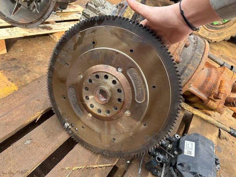CAT 323 c7.1acert flywheel 378-4739 2009173 - Motor voor Bouwmachine: afbeelding 3 CAT 323 c7.1acert flywheel 378-4739 2009173 - Motor voor Bouwmachine: afbeelding 3
