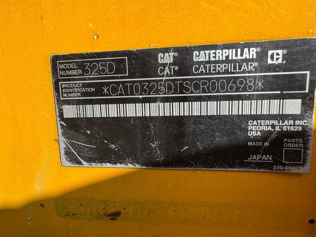 CAT 325 D L FOR PARTS - Rupsgraafmachine: afbeelding 2 CAT 325 D L FOR PARTS - Rupsgraafmachine: afbeelding 2