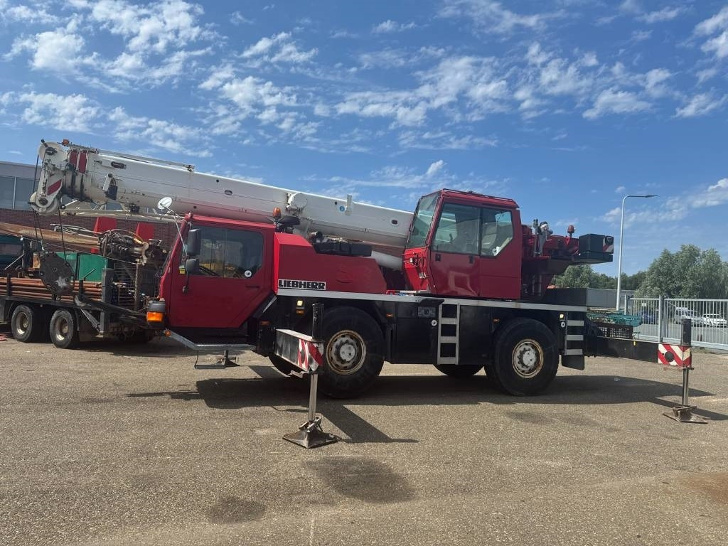 Liebherr LTM 1030-2.1 whit jib - Alle terrein kraan: afbeelding 2 Liebherr LTM 1030-2.1 whit jib - Alle terrein kraan: afbeelding 2