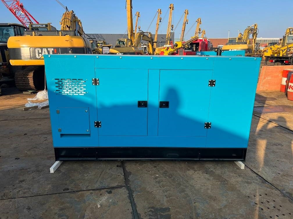 Ricardo 150KVA (120KW) SILENT GENERATOR 3 PHASE 50HZ 400V - Industrie generator: afbeelding 5 Ricardo 150KVA (120KW) SILENT GENERATOR 3 PHASE 50HZ 400V - Industrie generator: afbeelding 5