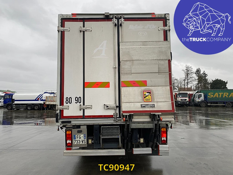 Renault D 210 - Koelwagen vrachtwagen: afbeelding 4 Renault D 210 - Koelwagen vrachtwagen: afbeelding 4