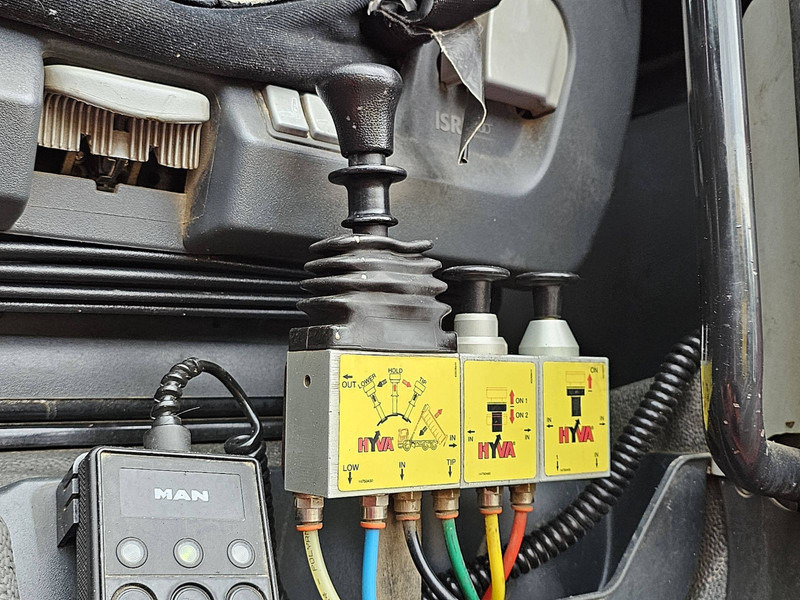 Kipper vrachtwagen MAN 33.540 TGX 6X4 TIPPER TRACTOR: afbeelding 17