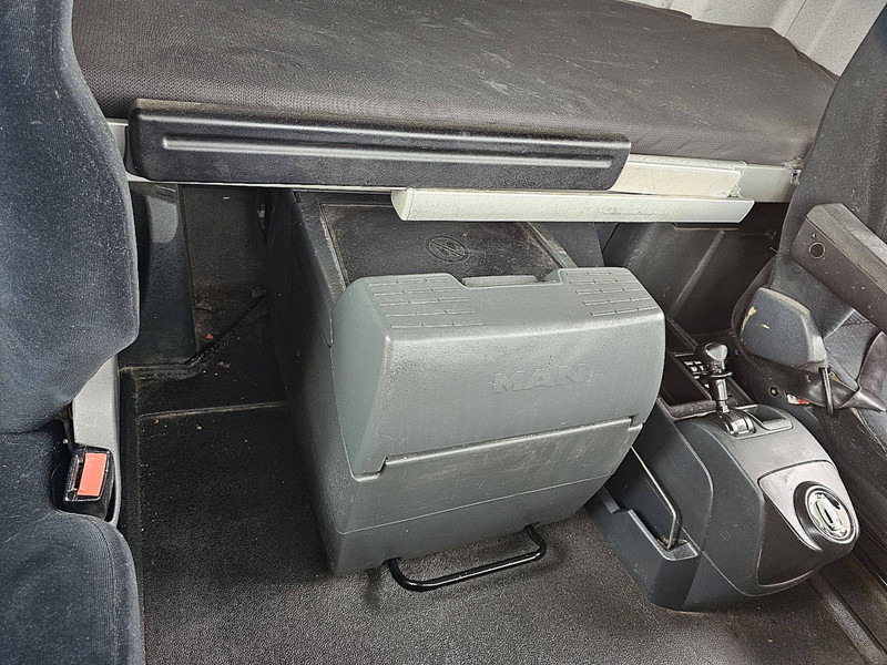 Kipper vrachtwagen MAN 33.540 TGX 6X4 TIPPER TRACTOR: afbeelding 9