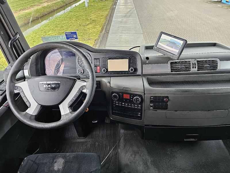 Interieur foto 1: Kipper vrachtwagen MAN 33.540 TGX 6X4 TIPPER TRACTOR