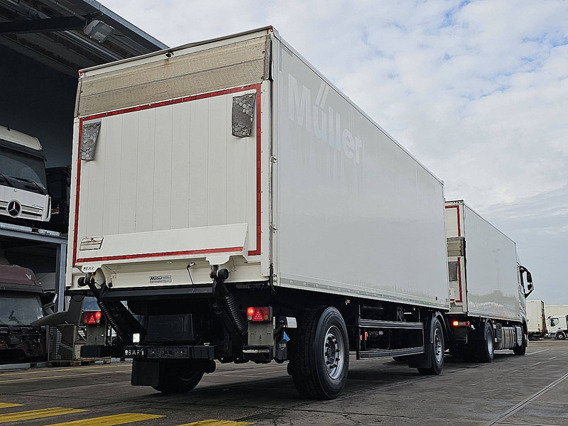 Mueller PRASQ18 TAILLIFT - Gesloten aanhangwagen: afbeelding 1 Mueller PRASQ18 TAILLIFT - Gesloten aanhangwagen: afbeelding 1