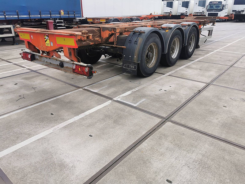 Nooteboom FT 43 03 V lift axle; BPW - Containertransporter/ Wissellaadbak oplegger: afbeelding 2 Nooteboom FT 43 03 V lift axle; BPW - Containertransporter/ Wissellaadbak oplegger: afbeelding 2
