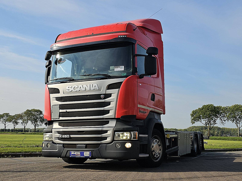 Scania R450 HL 6X2*4 RET. CROWN - Containertransporter/ Wissellaadbak vrachtwagen: afbeelding 1 Scania R450 HL 6X2*4 RET. CROWN - Containertransporter/ Wissellaadbak vrachtwagen: afbeelding 1
