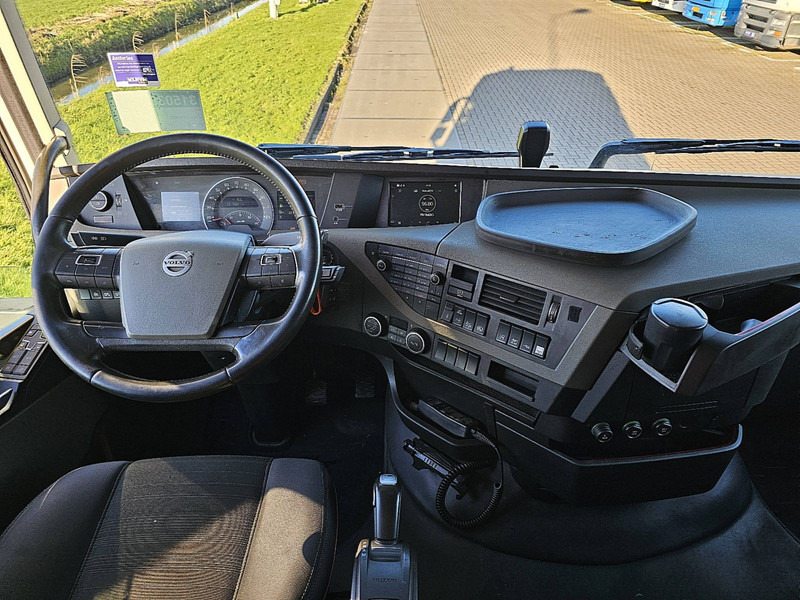 Interieur foto 1: Trekker Volvo FH 460 ALCOA'S I-SEE ACC
