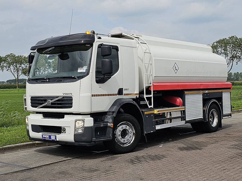 Volvo FE 260.18 - Tankwagen: afbeelding 2 Volvo FE 260.18 - Tankwagen: afbeelding 2