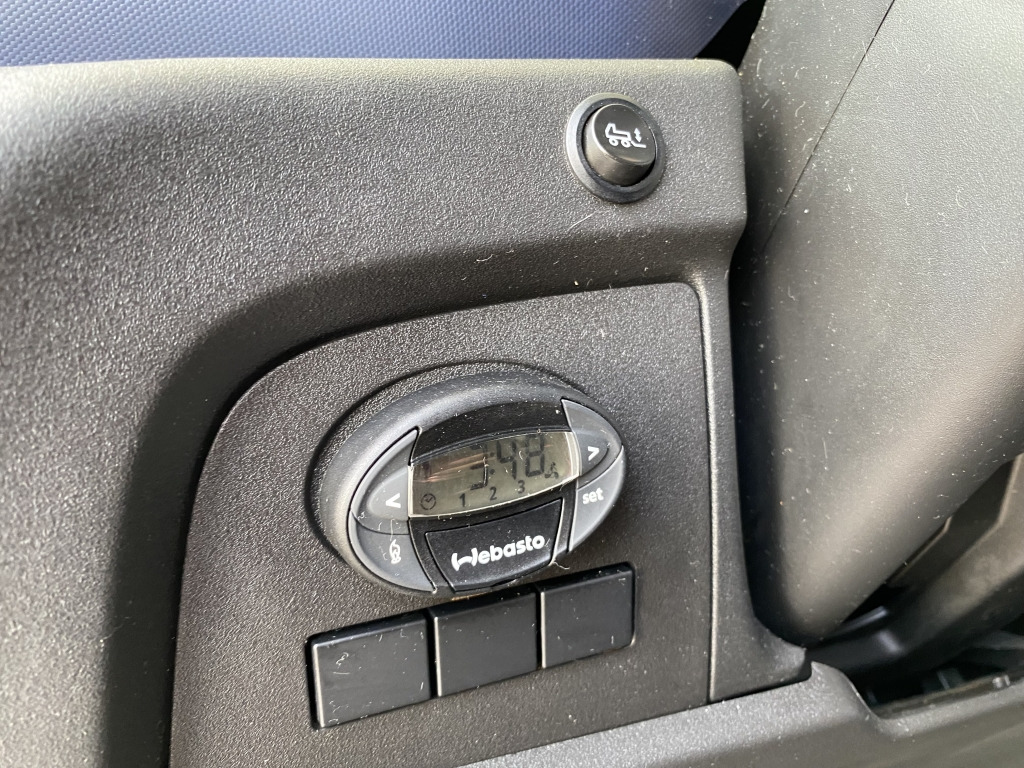 Iveco Daily 65C21 3,6m P+P+LBW Klima Automat. Webasto - Schuifzeilen bestelwagen: afbeelding 4 Iveco Daily 65C21 3,6m P+P+LBW Klima Automat. Webasto - Schuifzeilen bestelwagen: afbeelding 4